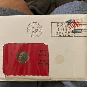 RARE 1965 FIRST ISSUE DIME NEVER BEEN OPENED OR TAKE OUT OF ENVELOPE